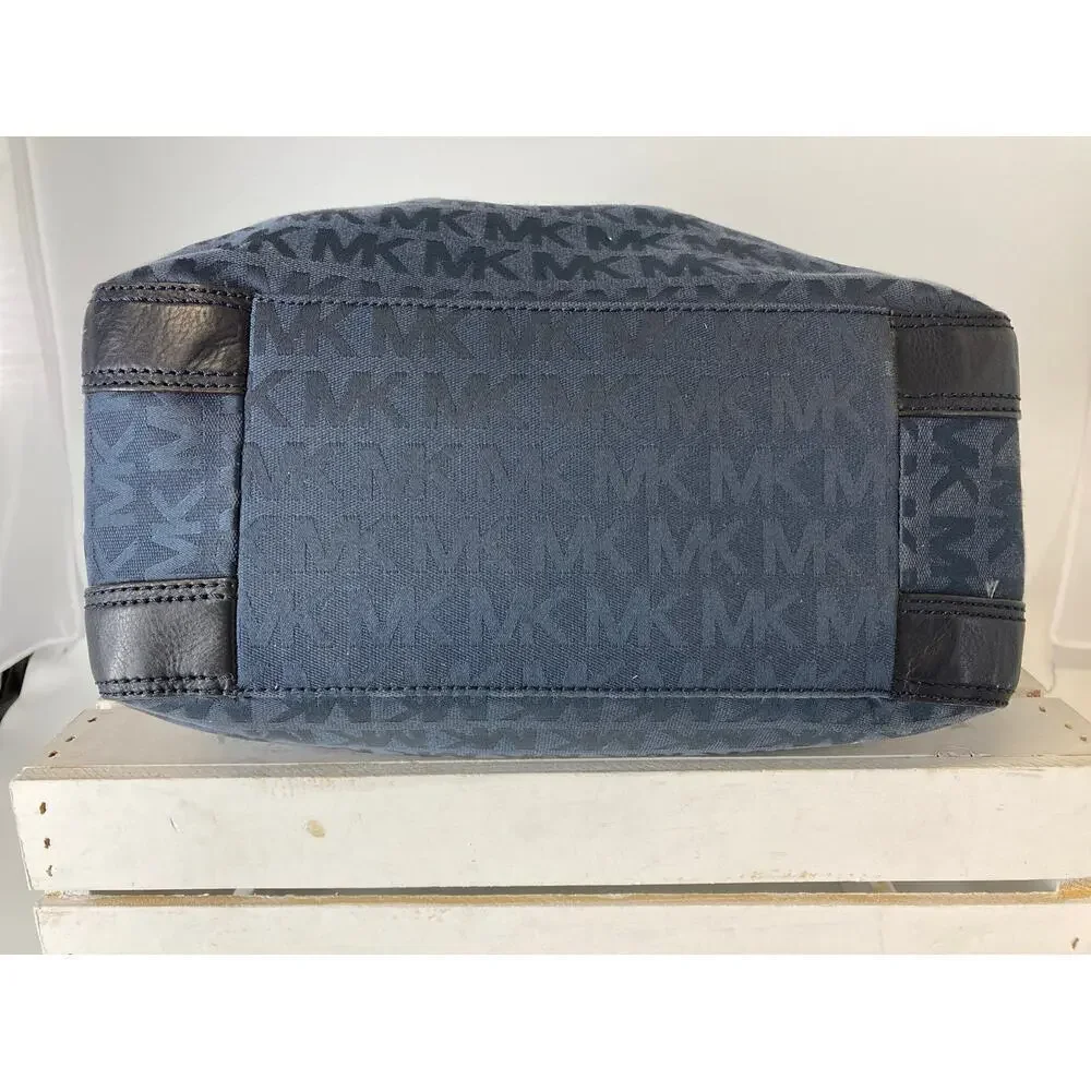 MICHAEL KORS LARGE NAVY CANVAS SIGNATURE PRINT SHOULDER BAG